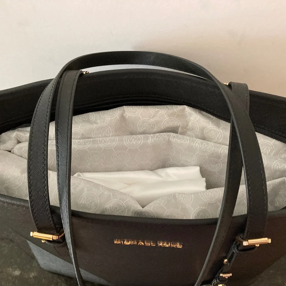 Michael Kors Black Saffiano Leather Large Jet Set Travel TZ Tote/$278 RETAIL/NEW